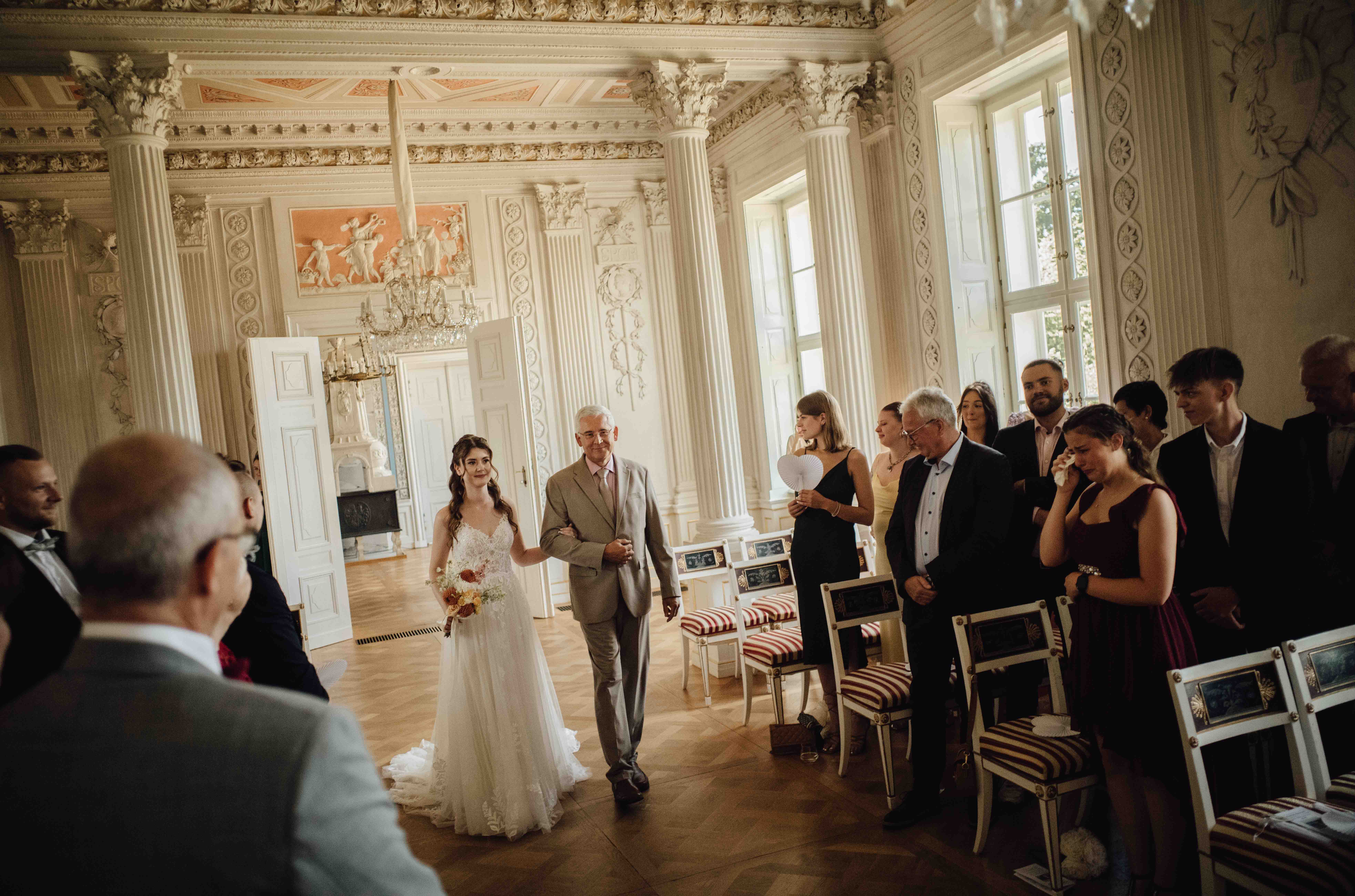 Feine Linien, lebendige Abende 10